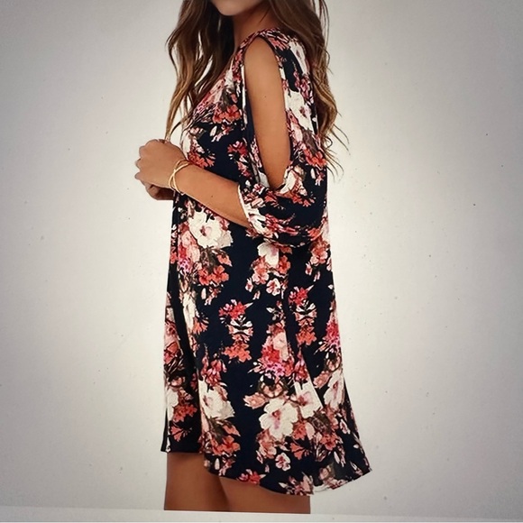 Lulu’s Shifting Dears Navy/Floral Split Sleeve Dress Size M - Picture 2 of 6